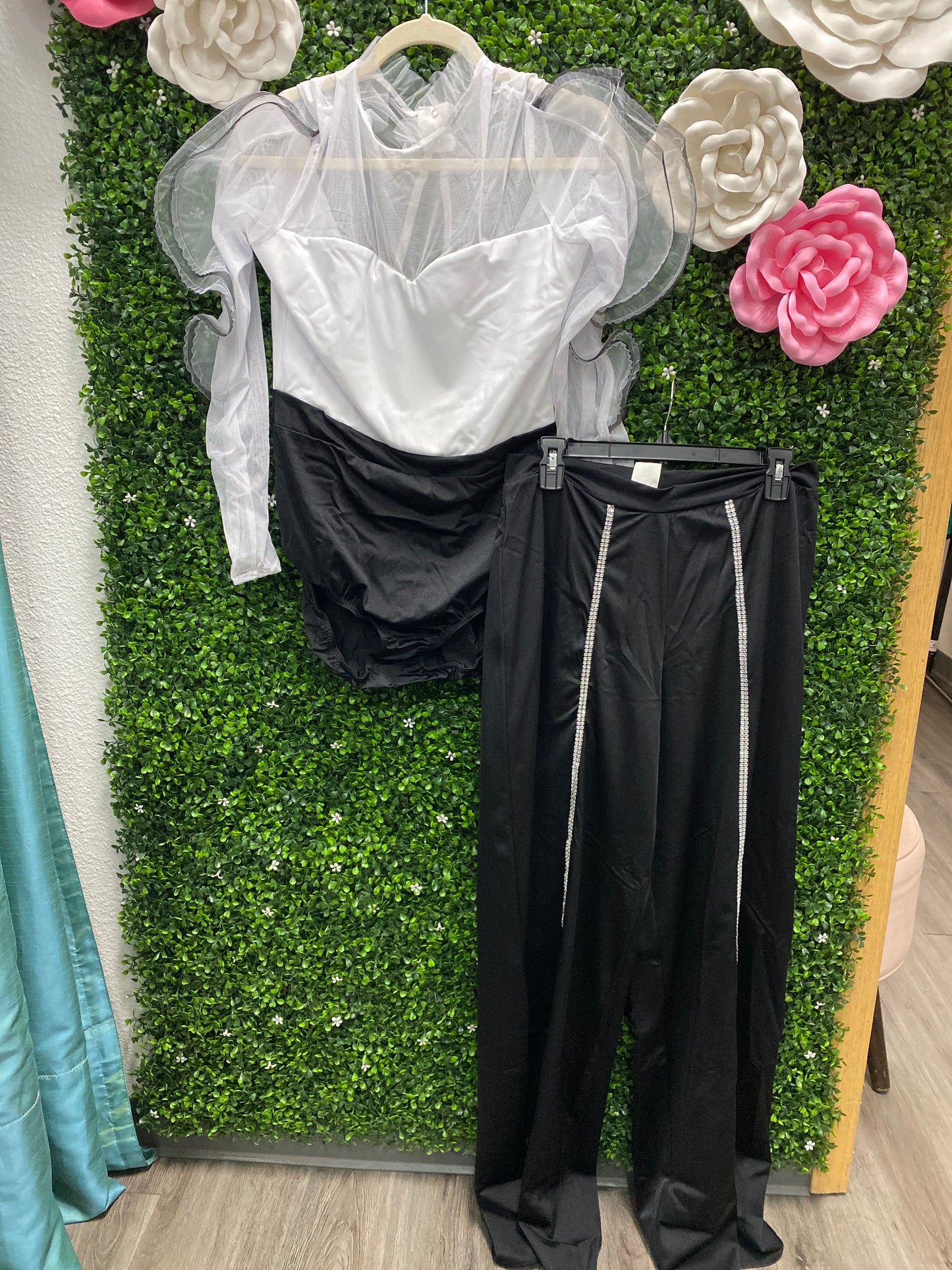 Adult X-Large White Black Puffy Sleeve Leotard with Pants