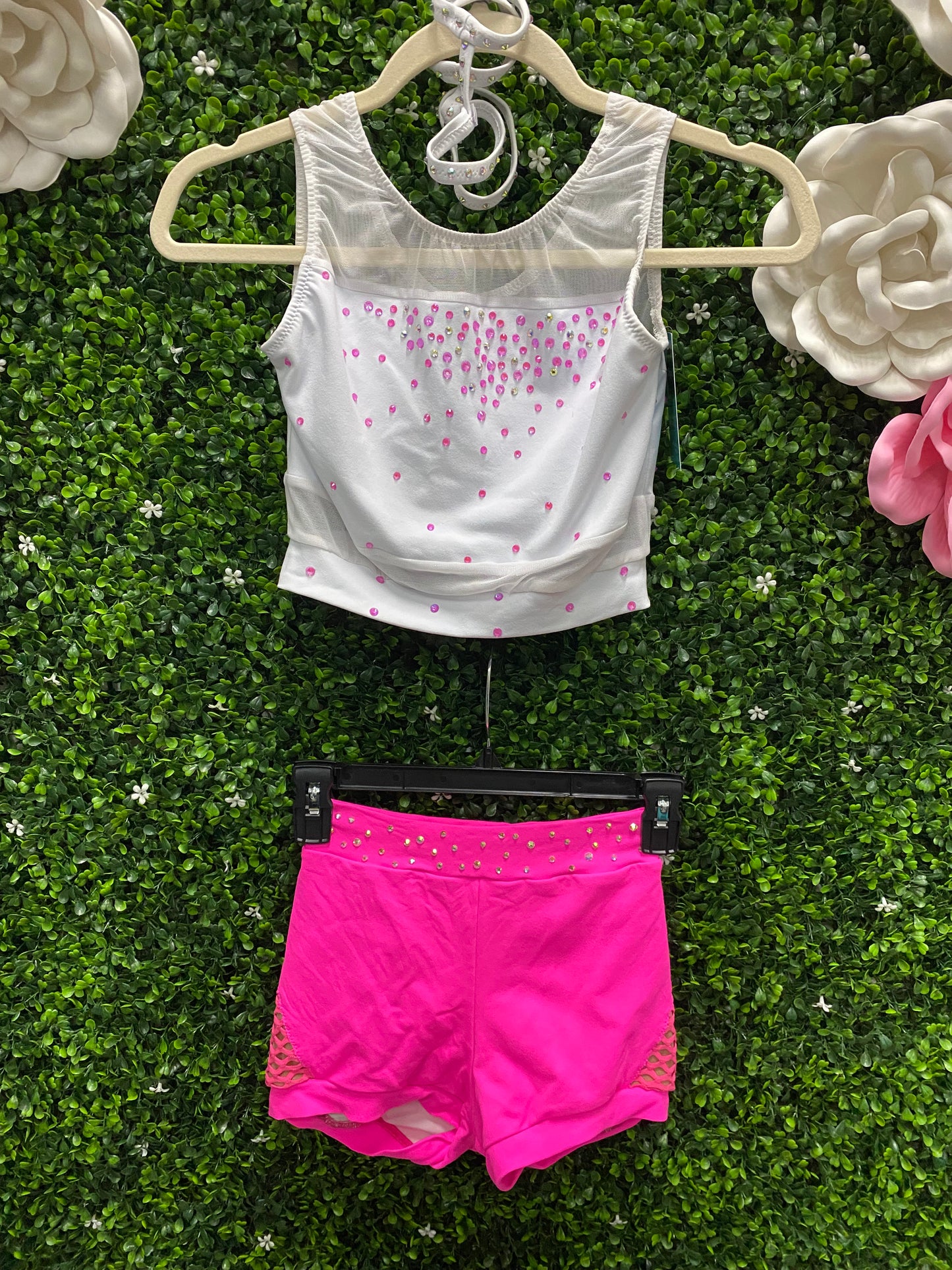 Adult Medium White and Pink Short Costume