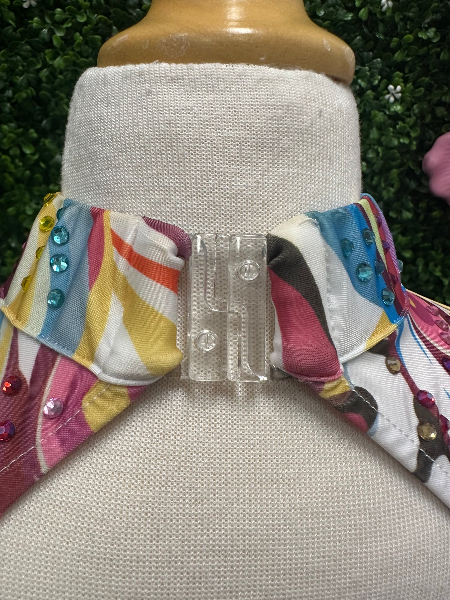 Adult Medium Multi Color Crop
